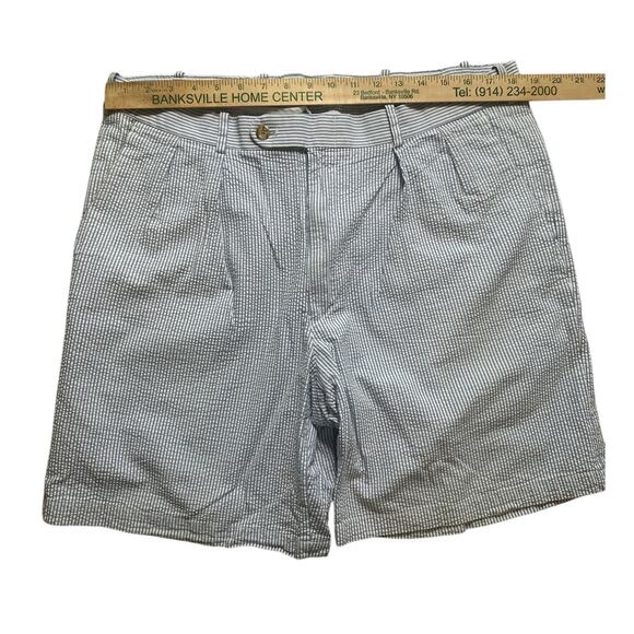 Peter Millar | Mens Blue & White Seersucker Shorts with Front Pleats 8" Inseam - Picture 3 of 9